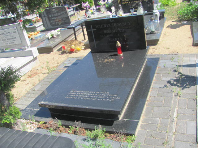 Grób Rajmund Wierzchowski