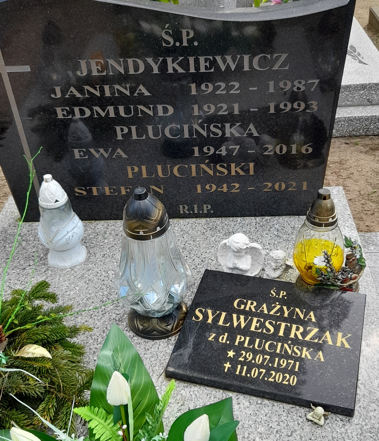 Grażyna SYLWESTRZAK 1971 Bydgoszcz - Grobonet - Wyszukiwarka osób pochowanych