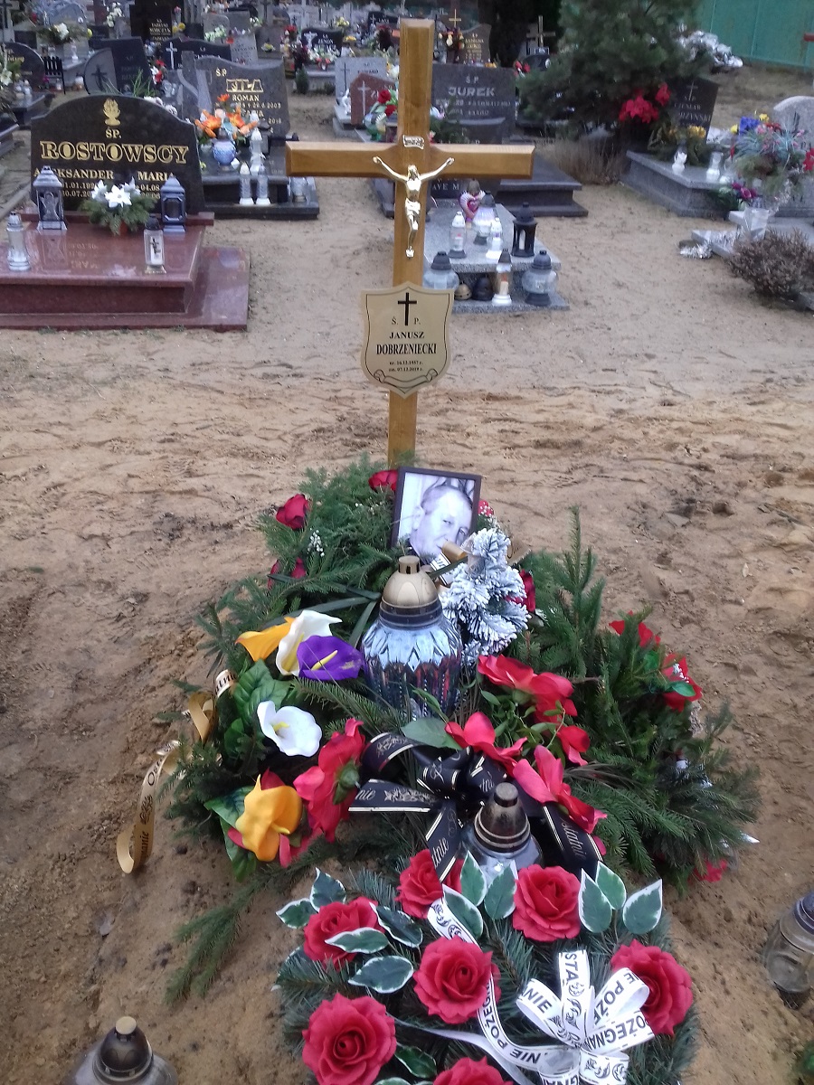 Janusz DOBRZENIECKI  1957 Bydgoszcz - Grobonet - Wyszukiwarka osób pochowanych