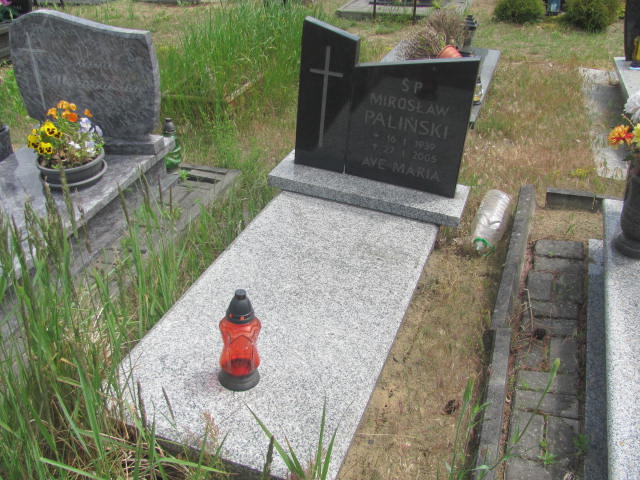 Grób Mirosław Paliński
