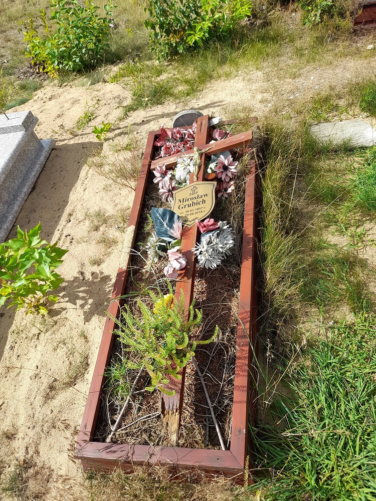 Grób Mirosław Grubich