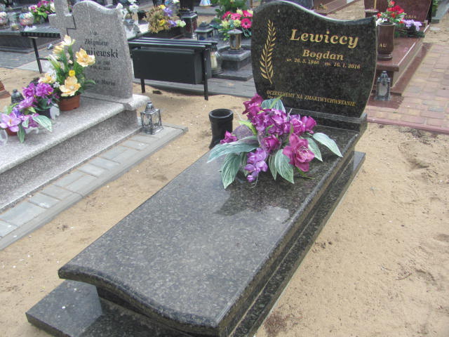 Grób Bogdan Lewicki