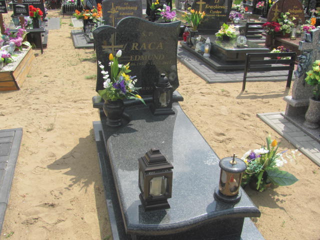Grób Edmund Raca