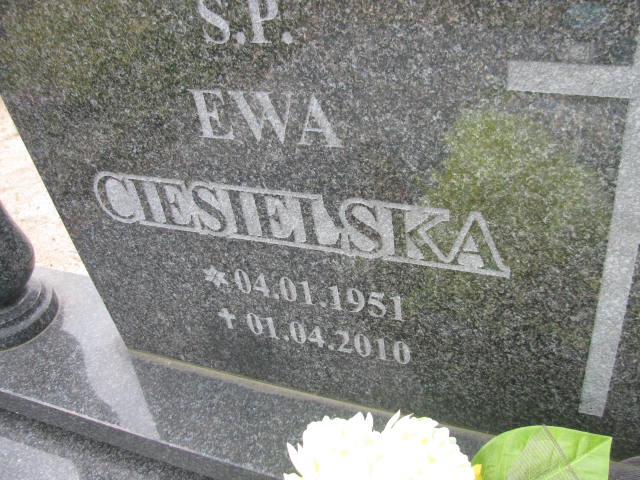 Ewa Ciesielska 1951 Bydgoszcz - Grobonet - Wyszukiwarka osób pochowanych