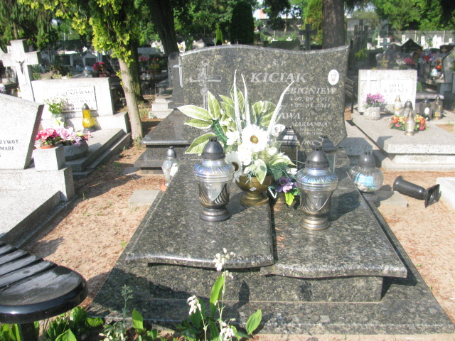 Grób Marianna Dorawa