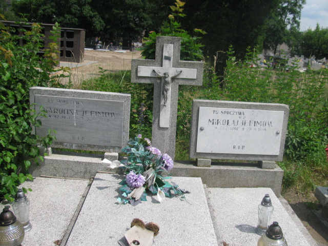 Grób Karolina Jefimow