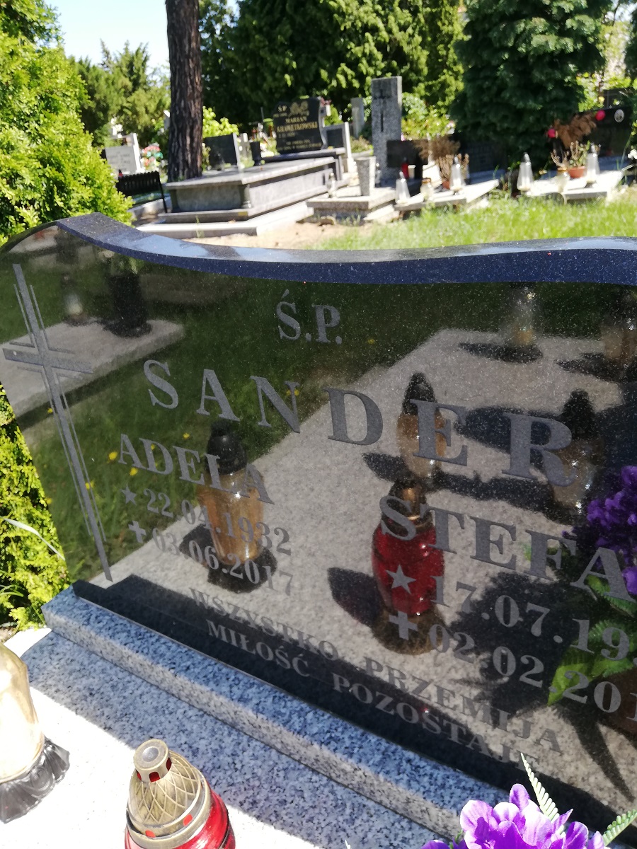 Grób Adela Sander