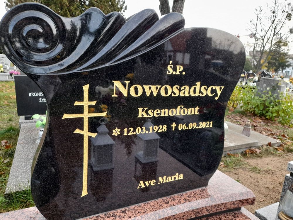 Grób Ksenofont Nowosadski