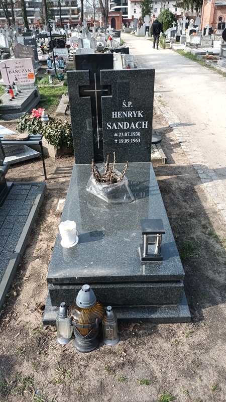 Grób Henryk Sandach