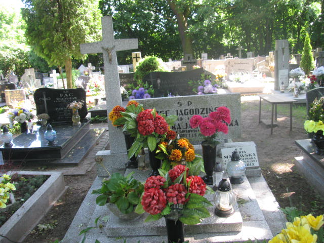 Grób Józef Jagodziński